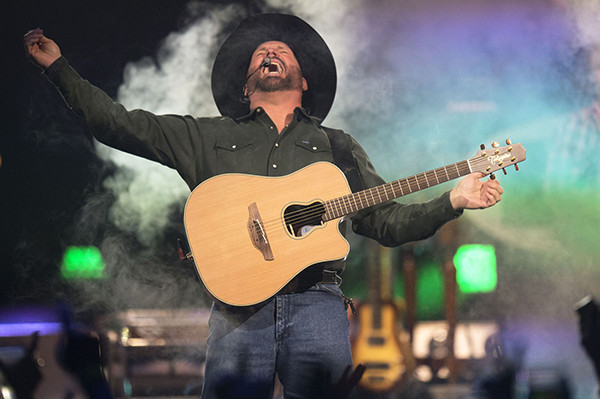 Takamine Garth Brooks